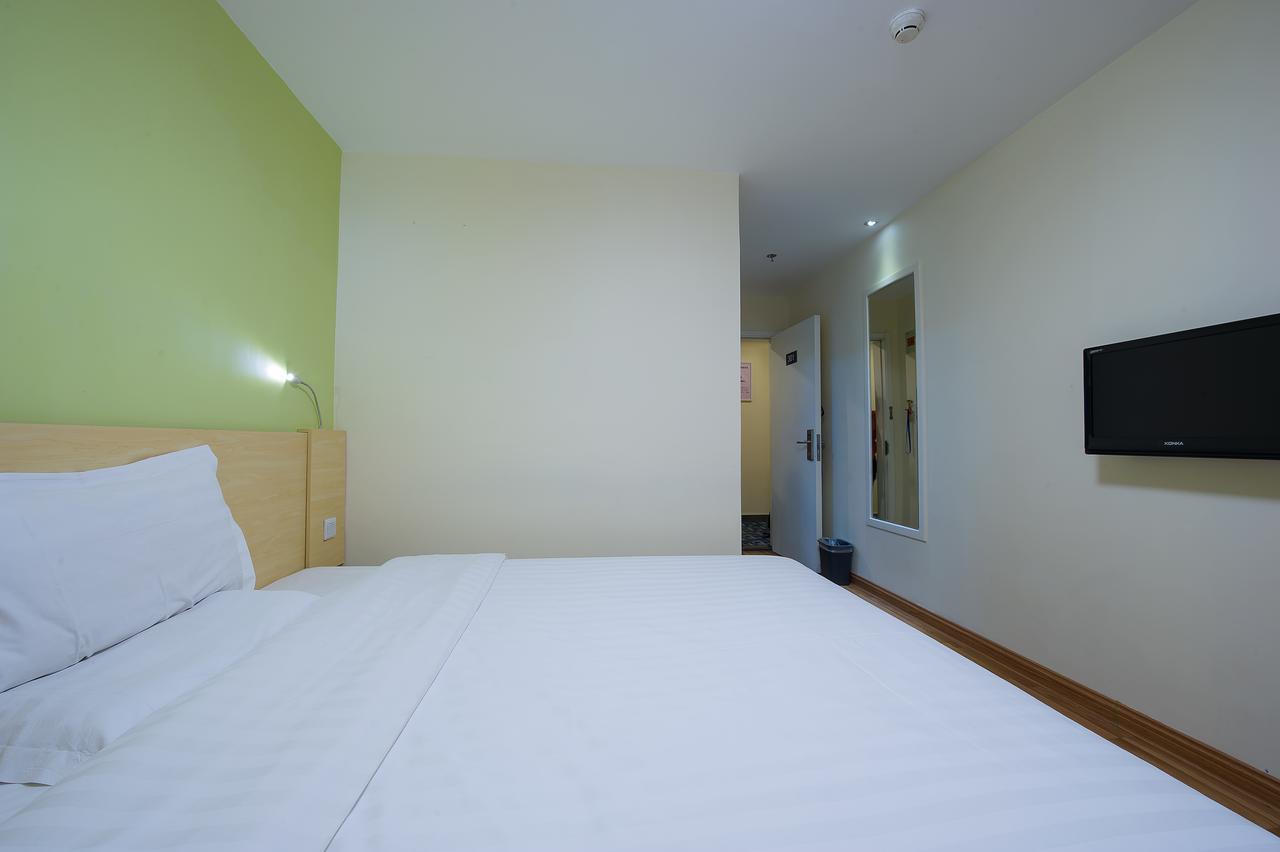 7Days Inn Guangzhou Southern Hospital Medical College Station Buitenkant foto
