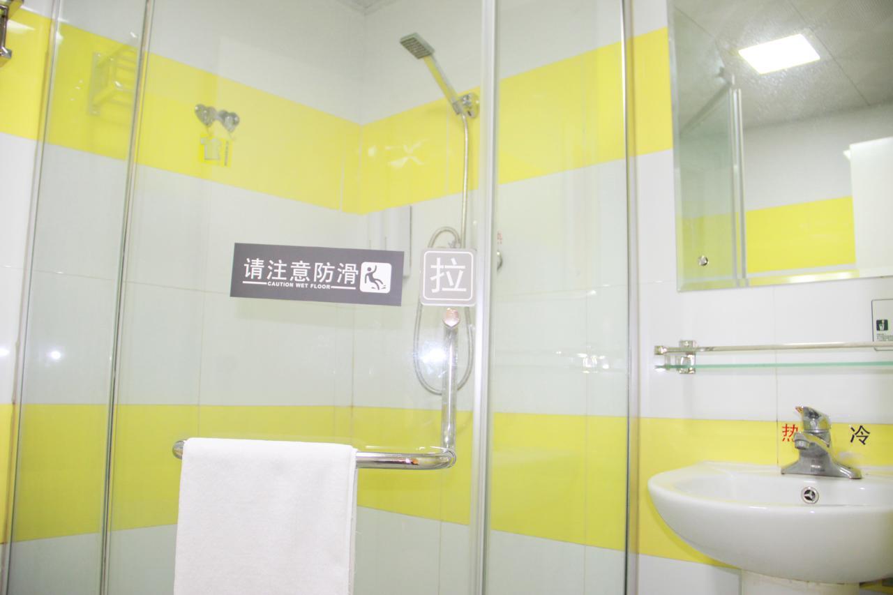 7Days Inn Guangzhou Southern Hospital Medical College Station Buitenkant foto