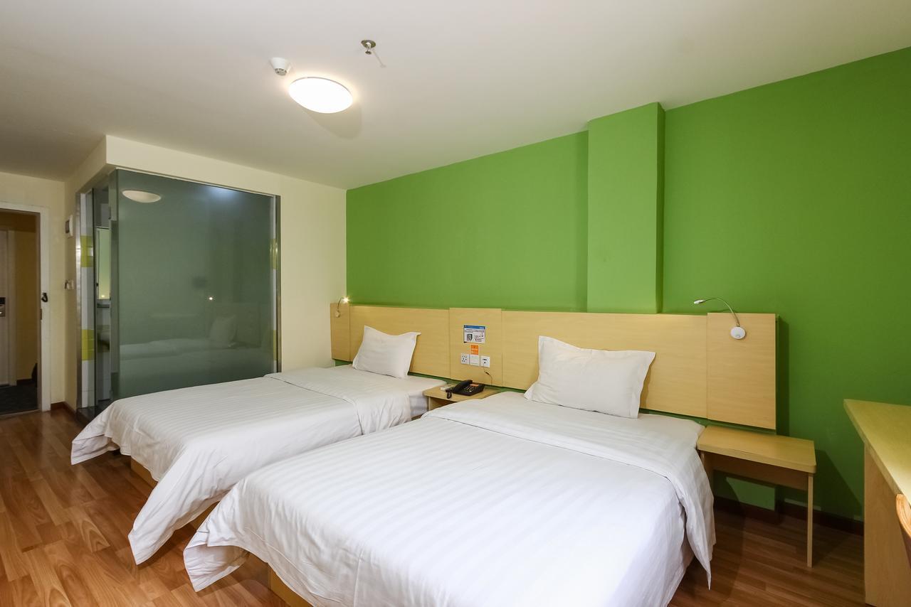 7Days Inn Guangzhou Southern Hospital Medical College Station Buitenkant foto