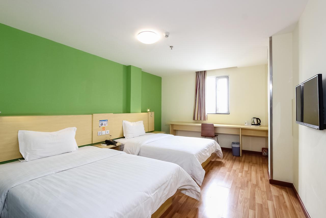 7Days Inn Guangzhou Southern Hospital Medical College Station Buitenkant foto