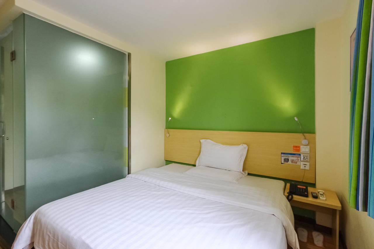 7Days Inn Guangzhou Southern Hospital Medical College Station Buitenkant foto