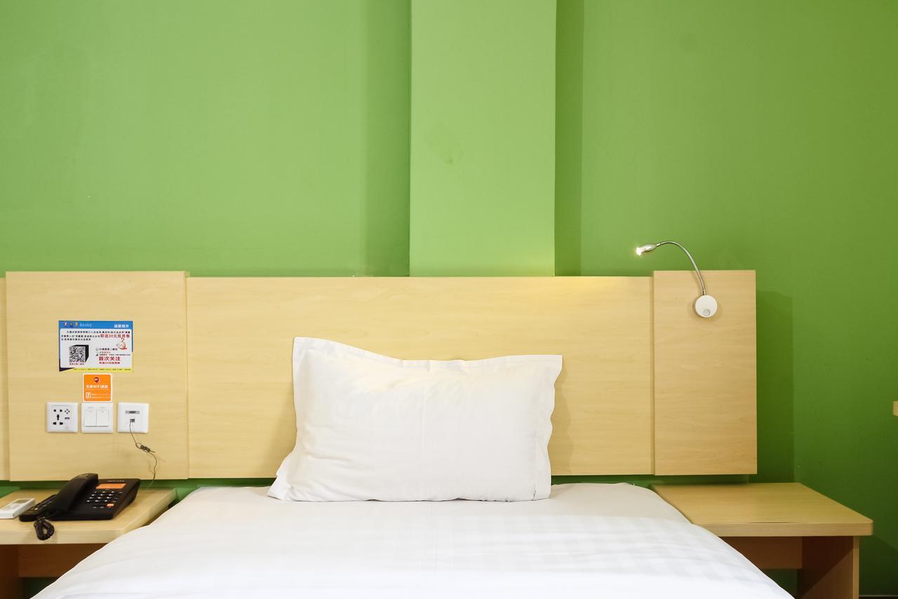 7Days Inn Guangzhou Southern Hospital Medical College Station Buitenkant foto